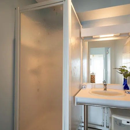 T2 Calme Avec Terrasse, Parking Prive, Proche Commerces Et Plages - - Fr-1-319-505