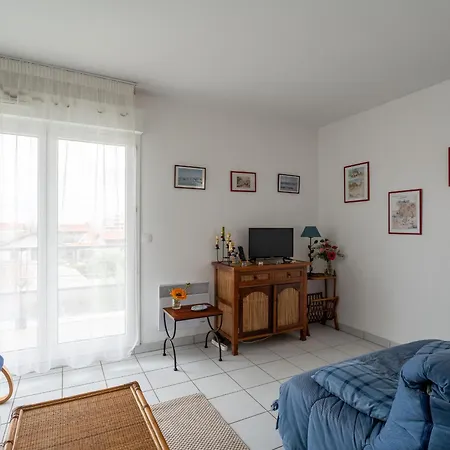 T2 Calme Avec Terrasse, Parking Prive, Proche Commerces Et Plages - - Fr-1-319-505 شقة